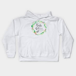 Thanks Be To God Christmas Wreath Bible Verse Lettering Kids Hoodie